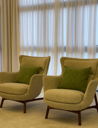 KIT COM DUAS CAPAS DE ALMOFADAS TRICOT