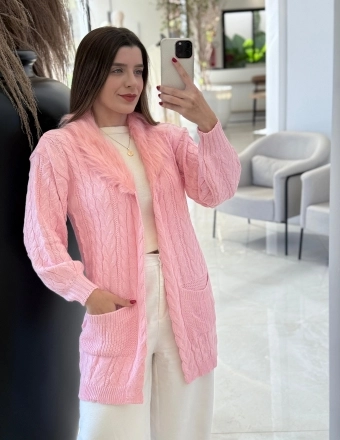 CASACO ALONGADO TRANCA GOLA COM PELE