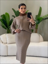 CONJUNTO LISTRADO MYLA - CARAMELO/OFF WHITE