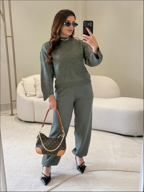 CONJUNTO FLORAL - VERDE MILITAR