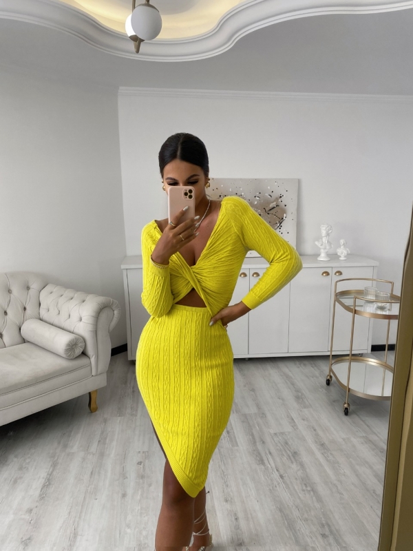 VESTIDO DECOTE TORCIDO ASSIMÉTRICO - Lima